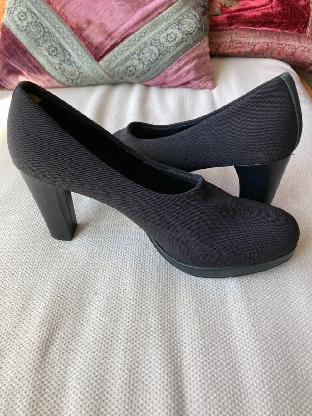 Eileen Fisher Vero Cuoio Black Pumps 10 • Leather Classic Minimalist